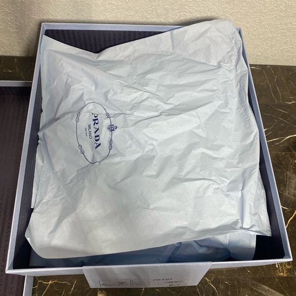 Prada monolith brushed leather chelsea boots - Picture 5 of 13